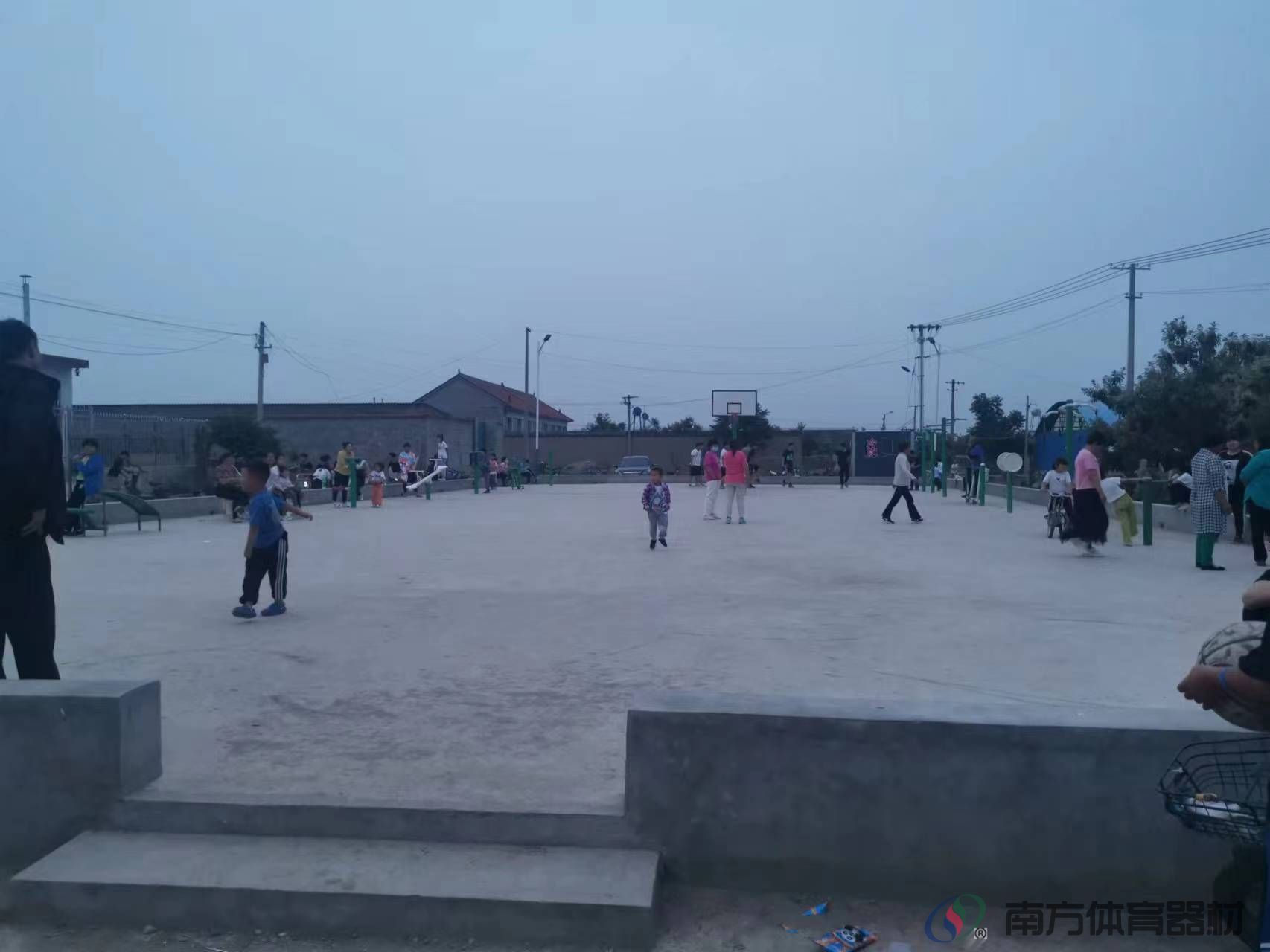 石门镇窄各庄健身广场1
